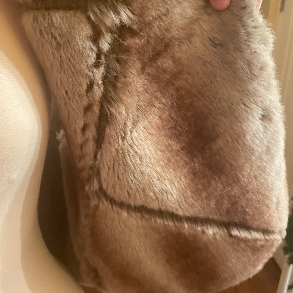 Vest - Picture 5 of 6